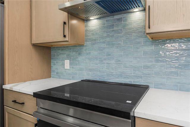 1327 New Jersey Street, Lawrence, KS 66044