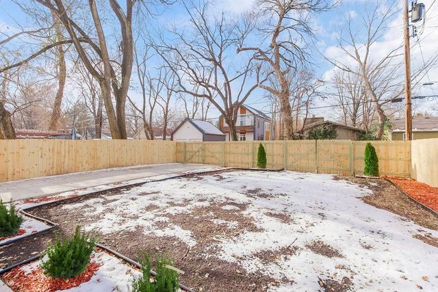 1327 New Jersey Street, Lawrence, KS 66044