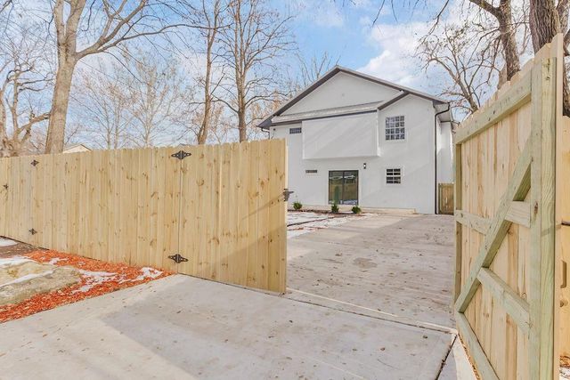 1327 New Jersey Street, Lawrence, KS 66044