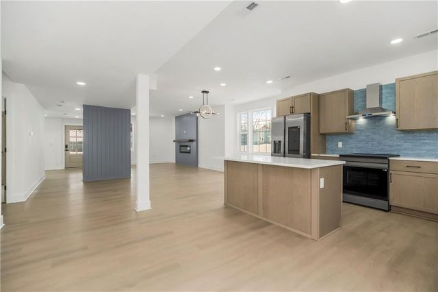 1327 New Jersey Street, Lawrence, KS 66044