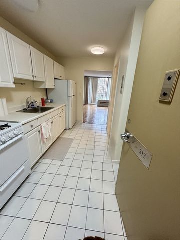 44 Washington St 313, Brookline, MA 02445