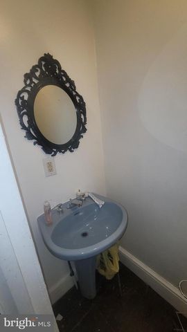 42 N EAST ST, York, PA 17403