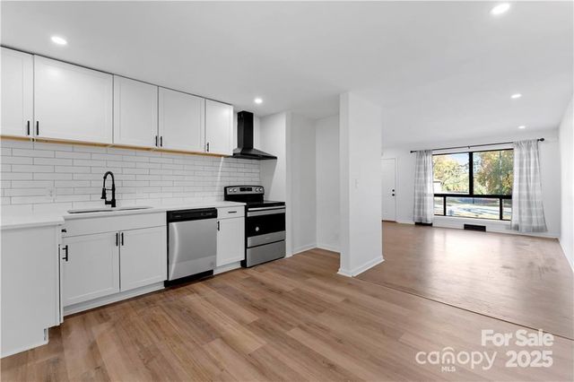 514 Camrose Drive, Charlotte, NC 28215