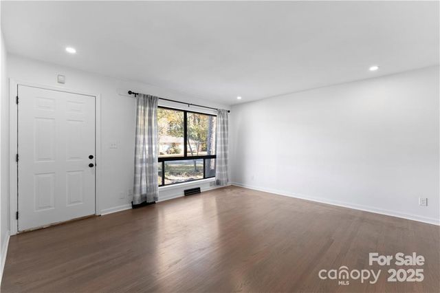 514 Camrose Drive, Charlotte, NC 28215