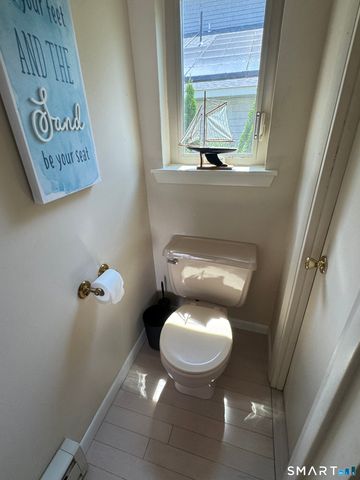 7 Clearwater Lane 7, East Hampton, CT 06424