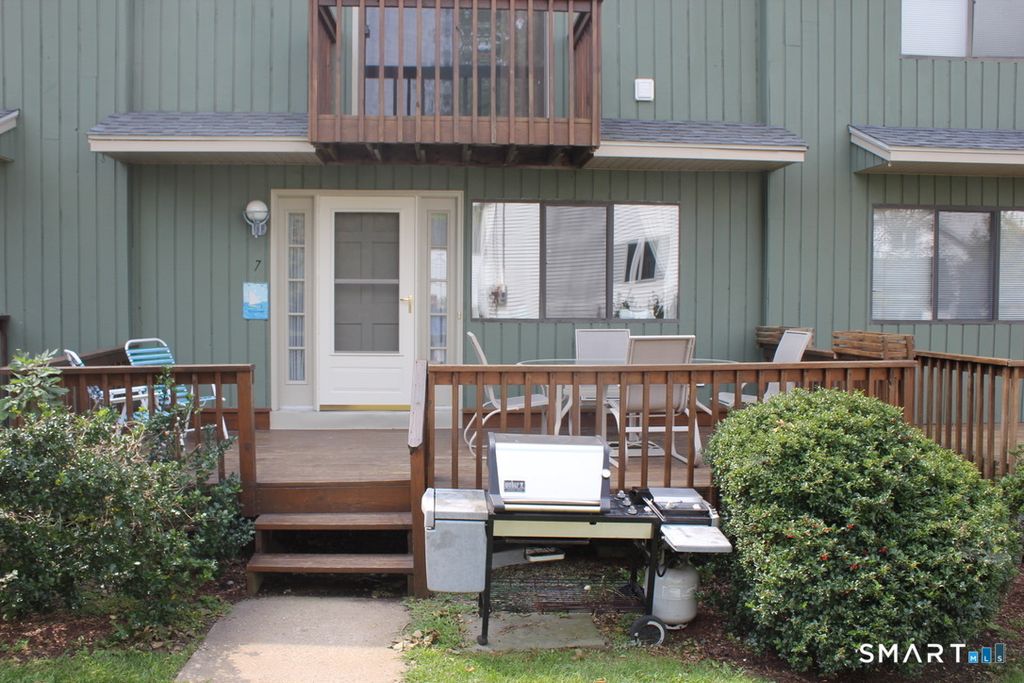 7 Clearwater Lane 7, East Hampton, CT 06424