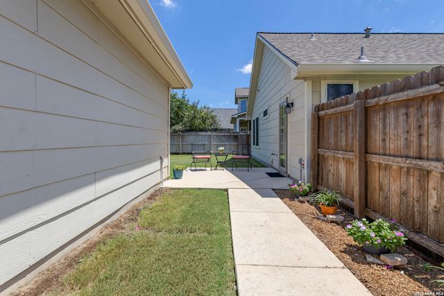 128 Saddle Trl, Cibolo, TX 78108