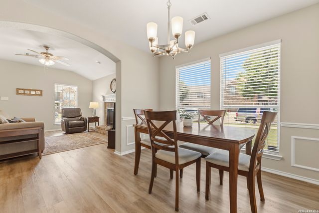 128 Saddle Trl, Cibolo, TX 78108