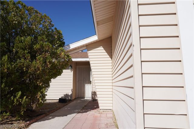 3649 New Horizon Drive, Las Vegas, NV 89115