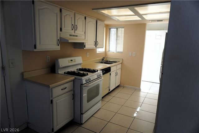 3649 New Horizon Drive, Las Vegas, NV 89115