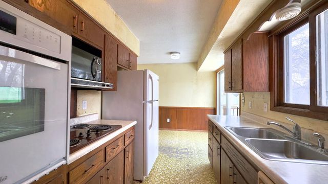 849 81st Avenue NE, Spring Lake Park, MN 55432