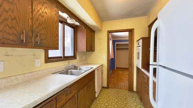 849 81st Avenue NE, Spring Lake Park, MN 55432