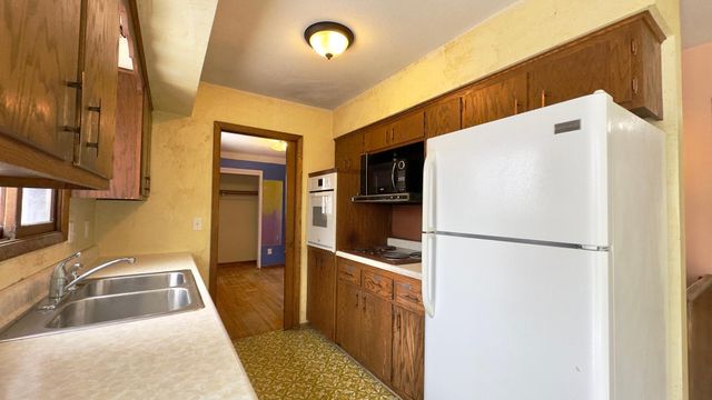 849 81st Avenue NE, Spring Lake Park, MN 55432