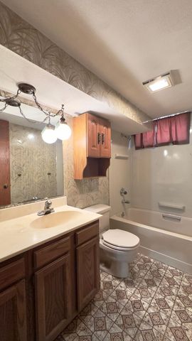 849 81st Avenue NE, Spring Lake Park, MN 55432