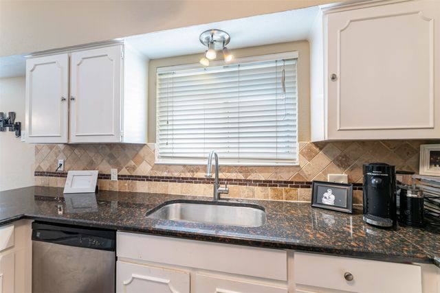 4320 Bellaire Drive S 205W, Fort Worth, TX 76109