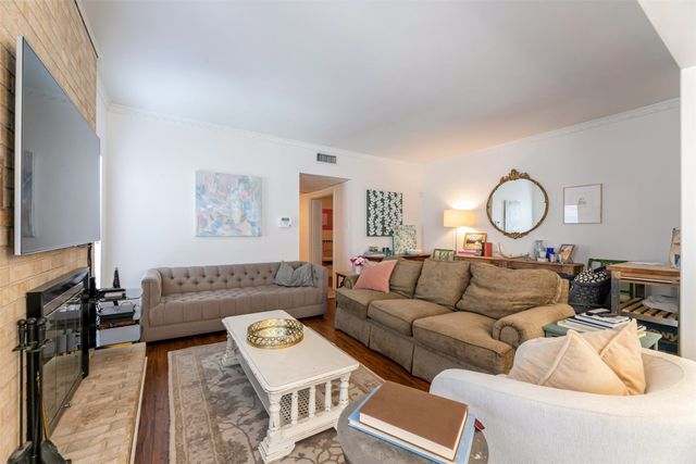 4320 Bellaire Drive S 205W, Fort Worth, TX 76109