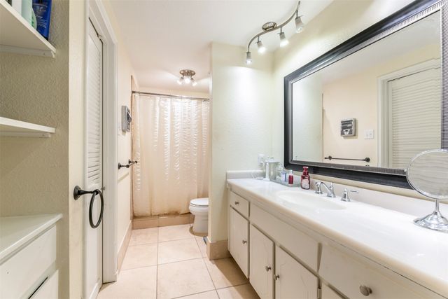 4320 Bellaire Drive S 205W, Fort Worth, TX 76109