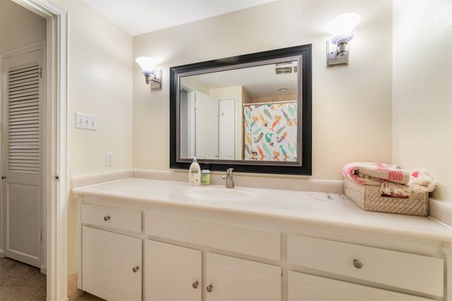 4320 Bellaire Drive S 205W, Fort Worth, TX 76109