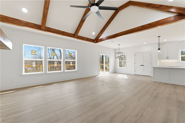 6 Waterside Lane, Bella Vista, AR 72715