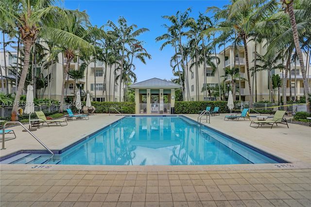 7564 SW 102nd St 211, Pinecrest, FL 33156