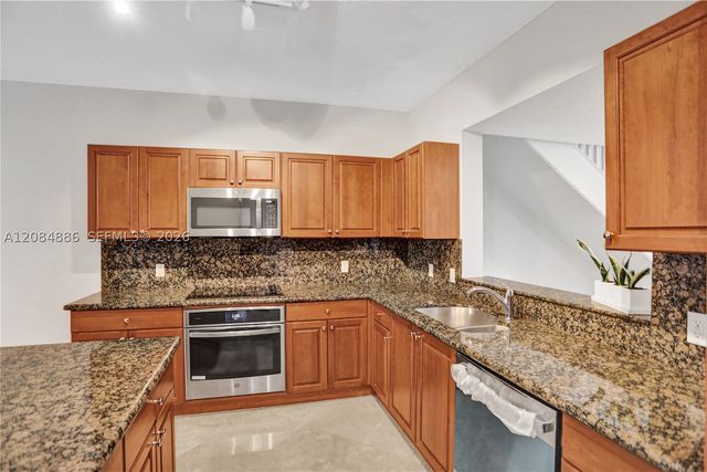 7564 SW 102nd St 211, Pinecrest, FL 33156