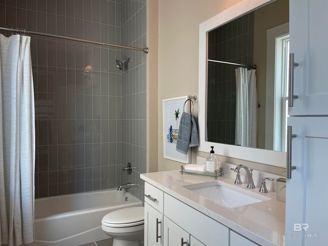 951 W Lagoon Avenue A, Gulf Shores, AL 36542