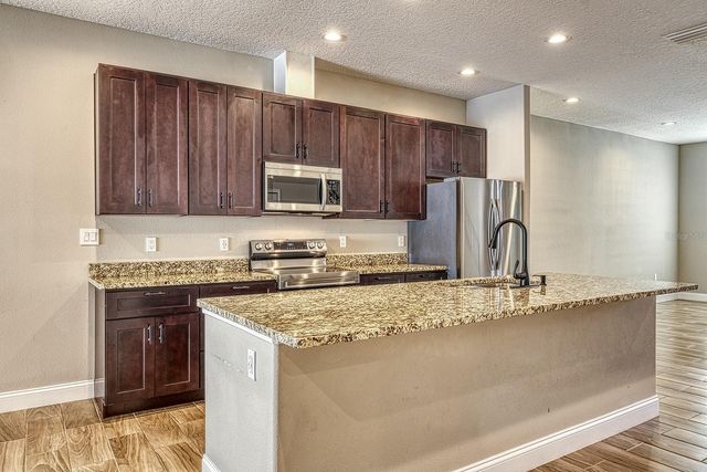 6592 TAXIWAY CIRCLE, Orlando, FL 32822