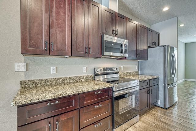 6592 TAXIWAY CIRCLE, Orlando, FL 32822