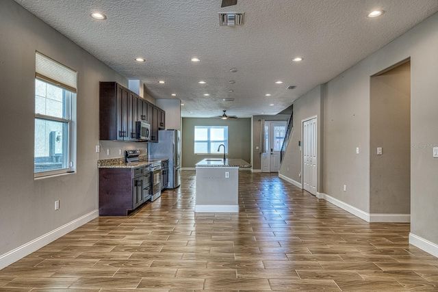 6592 TAXIWAY CIRCLE, Orlando, FL 32822