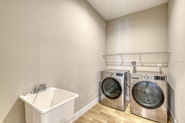 6592 TAXIWAY CIRCLE, Orlando, FL 32822