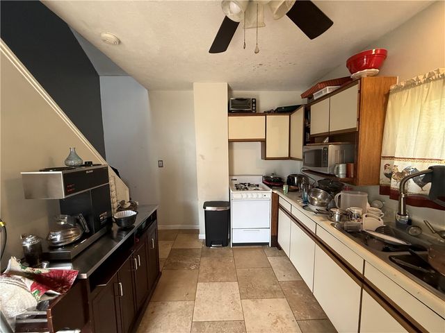 621-623 Ridge Ave, Carnegie Mellon, PA 15106