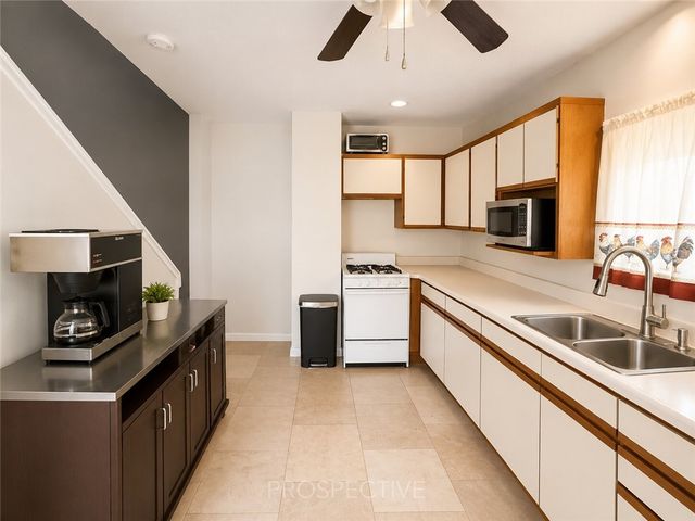 621-623 Ridge Ave, Carnegie Mellon, PA 15106