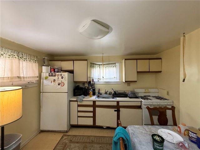 621-623 Ridge Ave, Carnegie Mellon, PA 15106