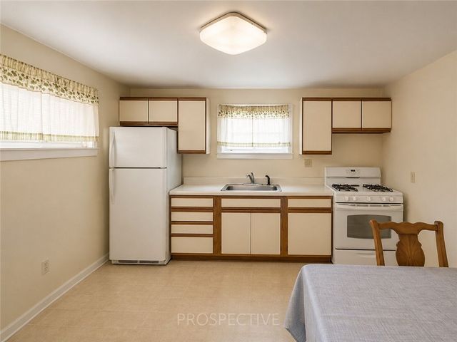 621-623 Ridge Ave, Carnegie Mellon, PA 15106