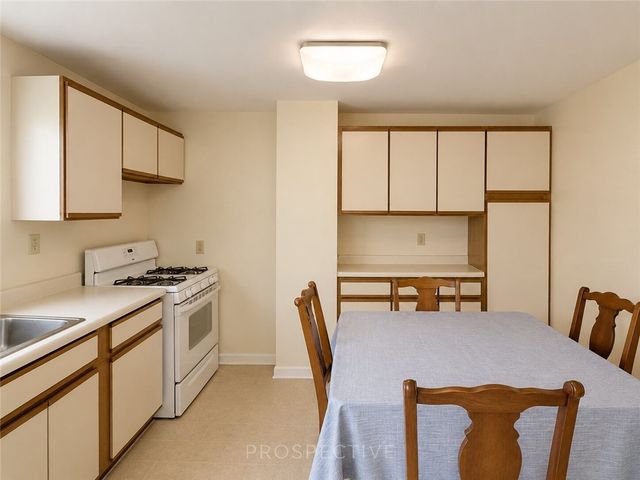 621-623 Ridge Ave, Carnegie Mellon, PA 15106