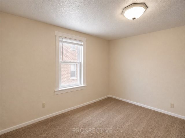 621-623 Ridge Ave, Carnegie Mellon, PA 15106