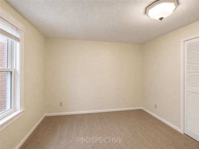 621-623 Ridge Ave, Carnegie Mellon, PA 15106