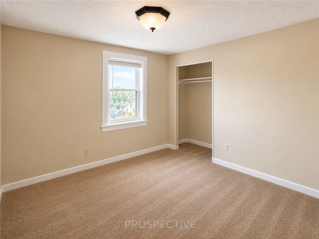 621-623 Ridge Ave, Carnegie Mellon, PA 15106