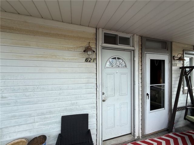 621-623 Ridge Ave, Carnegie Mellon, PA 15106