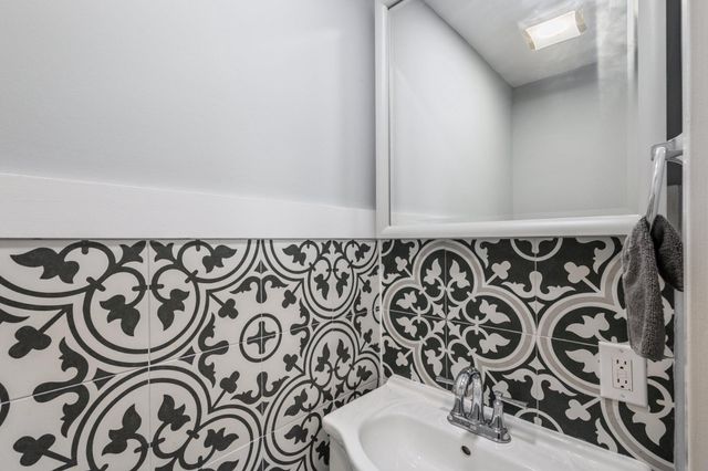 1036 POPLAR GROVE ST, Baltimore, MD 21216