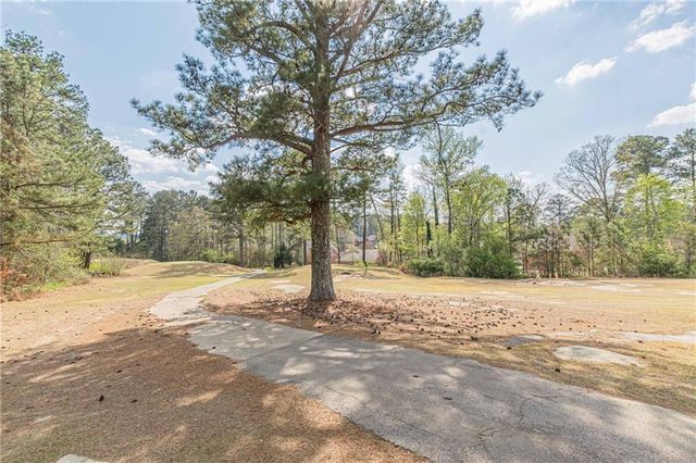 775 Southland Pass, Stone Mountain, GA 30087