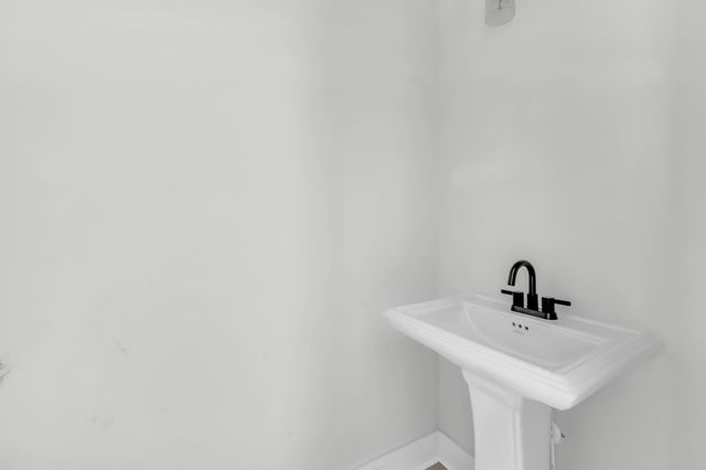 226 Low Plains Ln, Clarksville, TN 37043