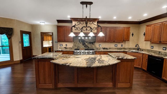 828 PEARSON OAKS DR, Collierville, TN 38017