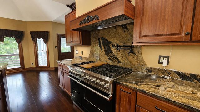 828 PEARSON OAKS DR, Collierville, TN 38017