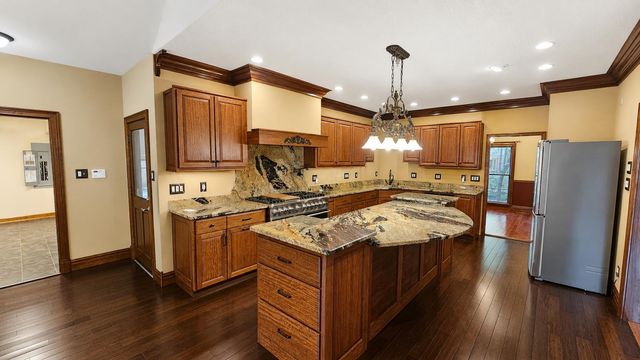 828 PEARSON OAKS DR, Collierville, TN 38017