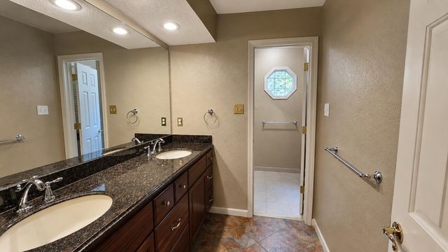 828 PEARSON OAKS DR, Collierville, TN 38017
