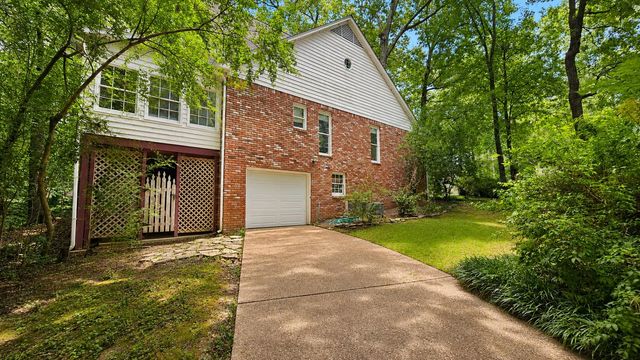 828 PEARSON OAKS DR, Collierville, TN 38017
