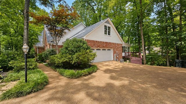828 PEARSON OAKS DR, Collierville, TN 38017