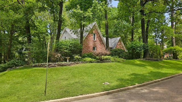 828 PEARSON OAKS DR, Collierville, TN 38017