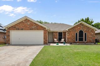 628 Jamie Lane, Mansfield, TX 76063